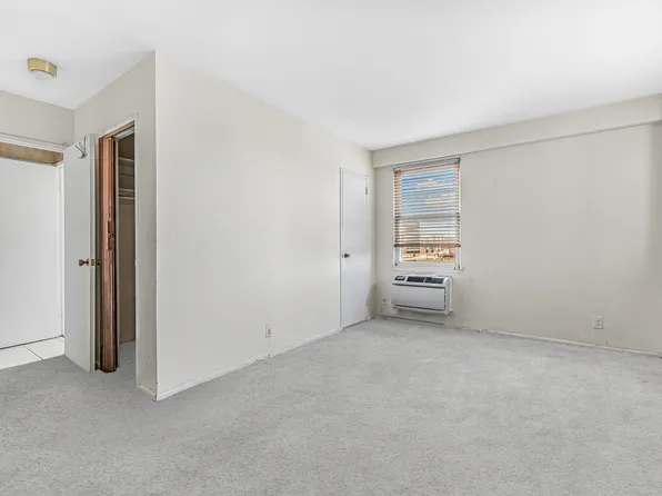 138-10 Franklin Avenue image 5 of 15