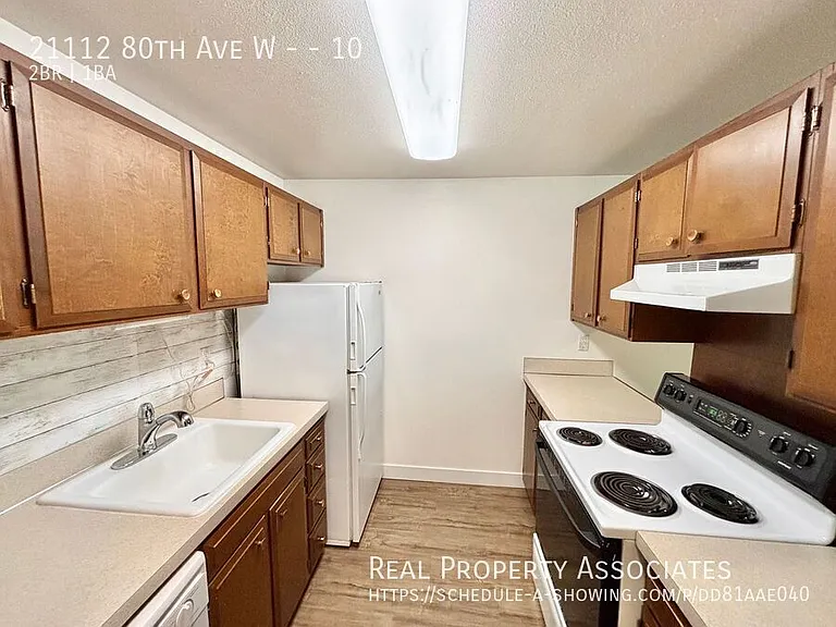 21112 80th Ave W #10 — Photo 3
