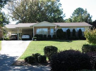 128 Lake Forest Dr, Elberton, GA 30635