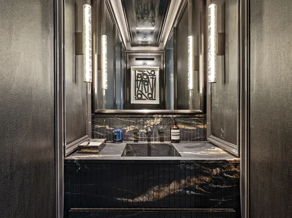 30 Front Street image 31 of 44