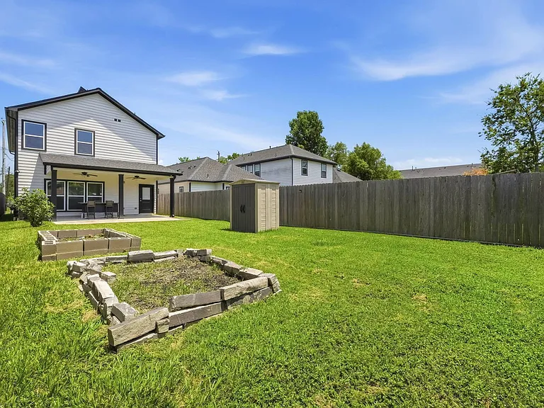 8419 Observatory St — Photo 24