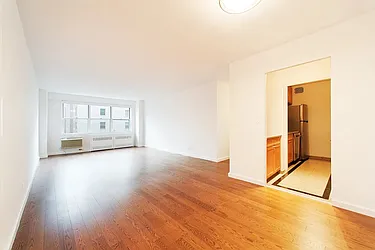 300 East 71st Street, #8C