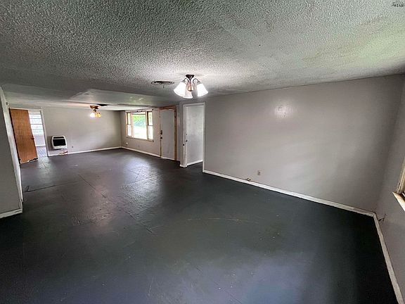 3rd image of 209 Prairie Ave
