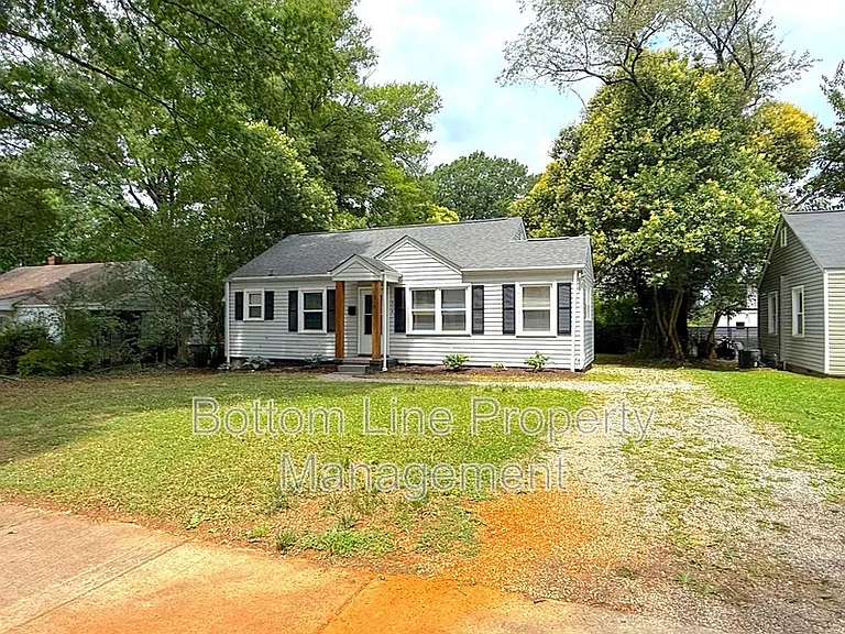 214 S Gardner Ave — Photo 1