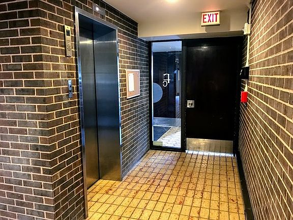 5th image of 1117 Leavitt Ave APT 302