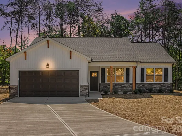 1538 34th Avenue Ln NE, Hickory, NC 28601