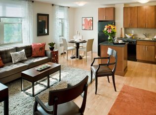 11 Camelot Ct APT 1J, Brighton, MA 02135