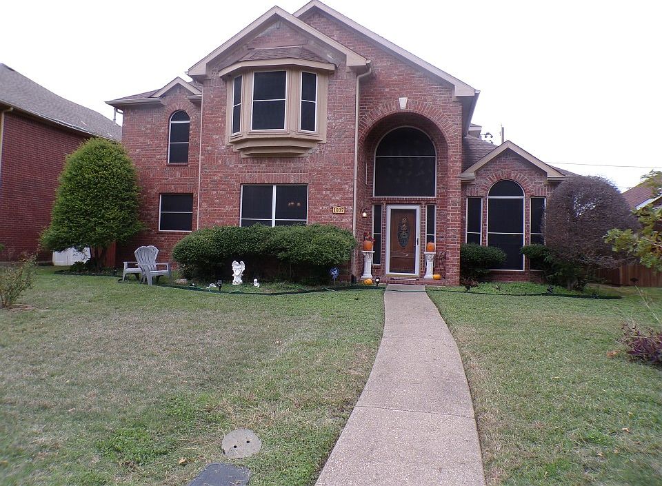 1st image of 1037 Essex Dr