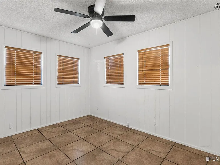 2920 Cunningham Dr — Photo 16