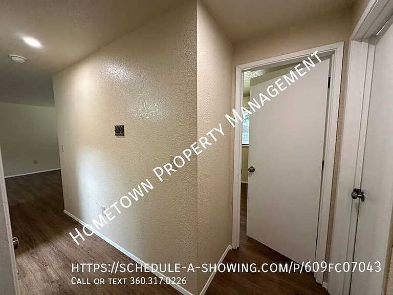 1617 Elizabeth St SE — Photo 15