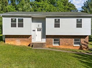220 Glen Ter #3, Mount Airy, NC 27030