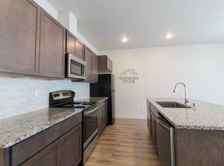 525 S Quillan Ct, Kennewick, WA 99336