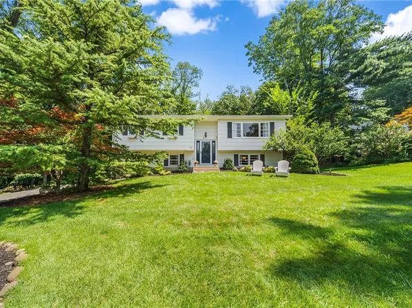 823 Tulip Drive, Valley Cottage, NY 10989