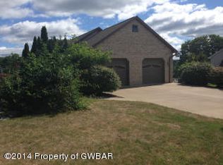 24 Creekside Dr, Wilkes Barre, PA 18702
