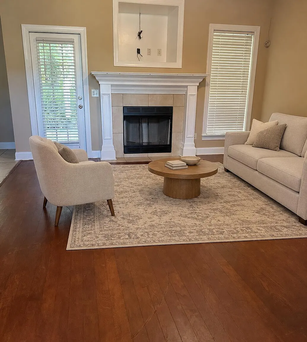 3 bed, 2.0 bath, 1619 sqft, $1,900 — Photo 3