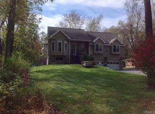 301 Baxtertown Rd, Fishkill, NY 12524