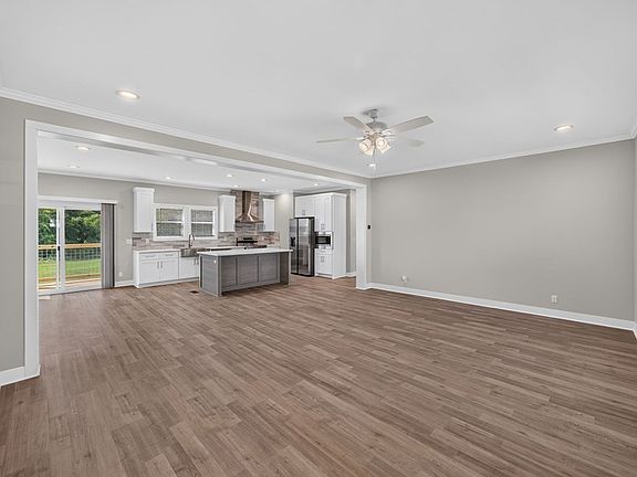 4th image of 2499 River Ranch Dr