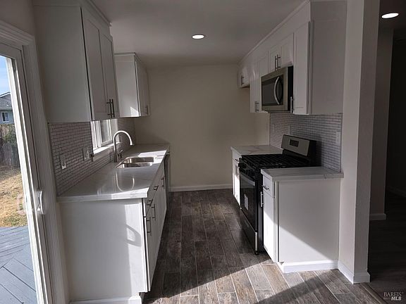4th image of 205 Walnut Street