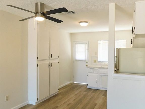 3rd image of 73615 Sun Valley Dr