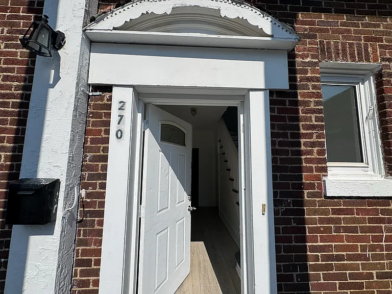 270 East Ave — Photo 3