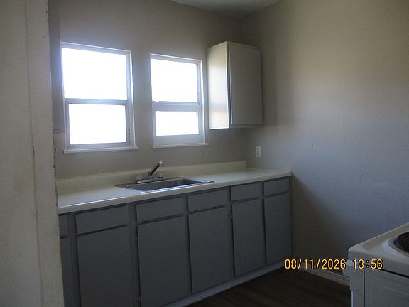 5th image of 301 W 3rd St #8