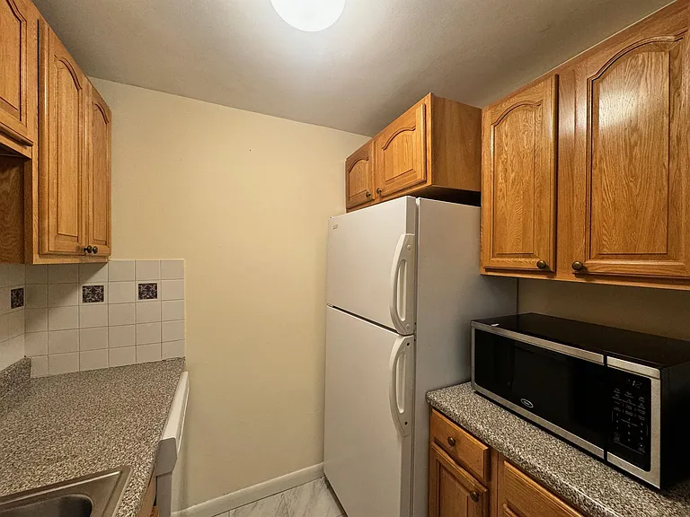 82 Highland Ave — Photo 5