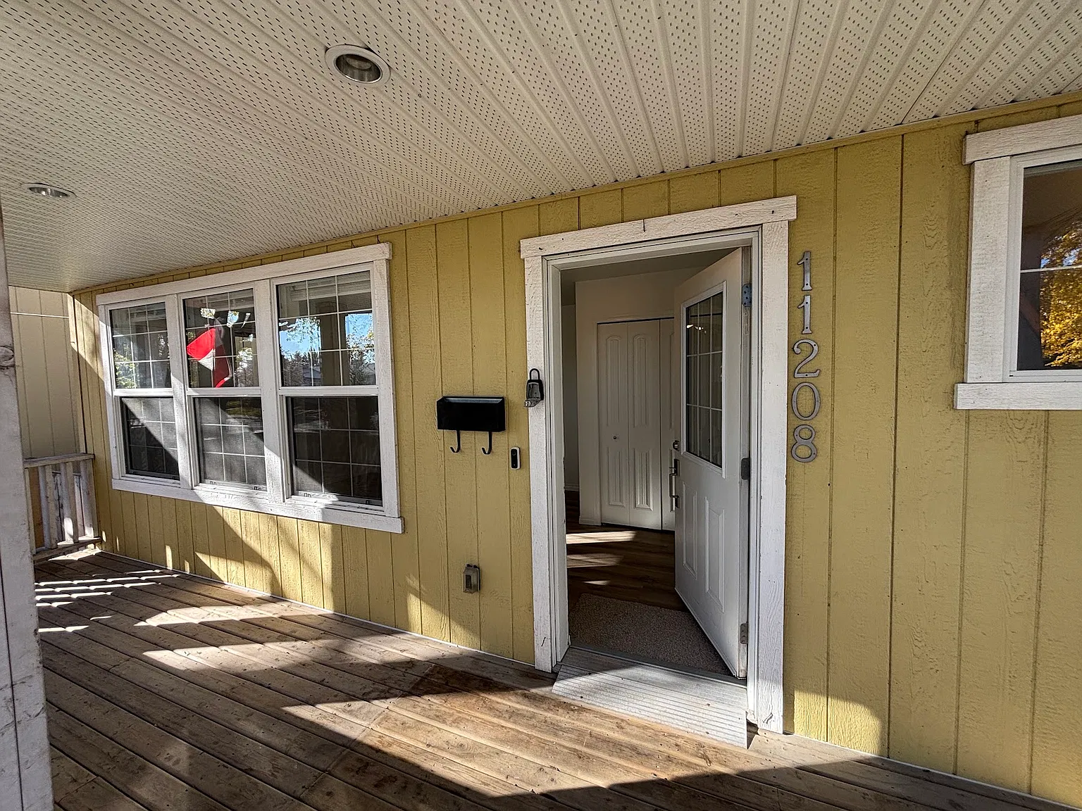 Highlands - 11208 51 ST NW Main — Photo 2