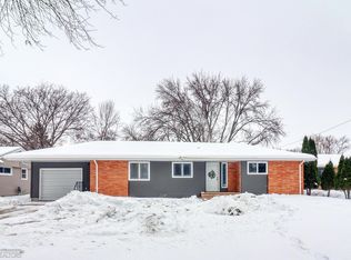 2706 Rivershore Dr S, Moorhead, MN 56560