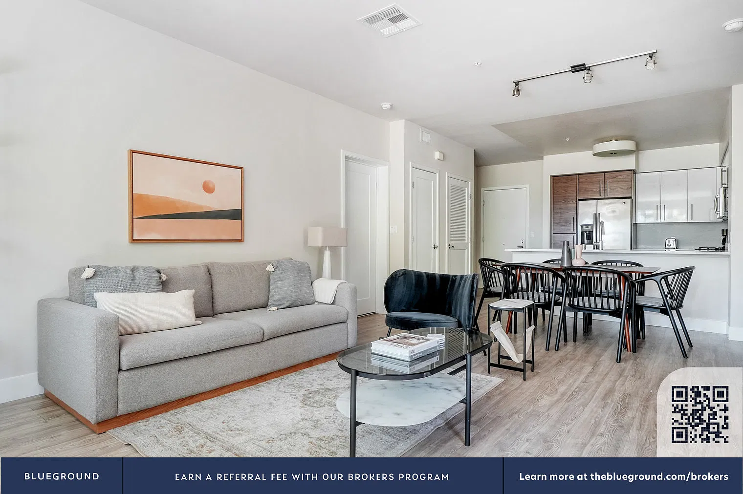2 bed, 2.0 bath, 1081 sqft, $5,380 — Photo 3