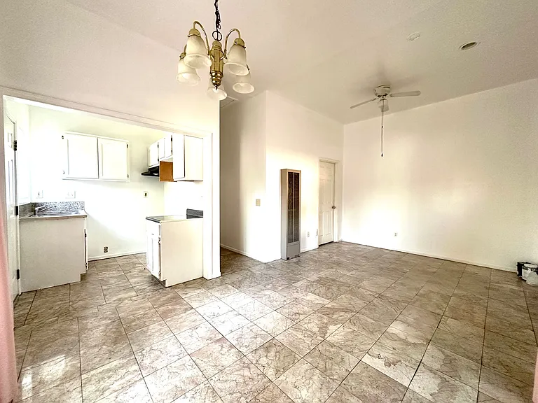 6634 1/2 Camellia Ave #1/2 — Photo 4