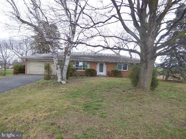 1st image of 893 Buchanan Trl E