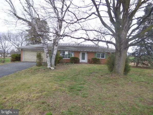 893 Buchanan Trl E #E, Greencastle, PA 17225