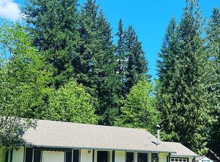 22045 E Pinewood Ln, Rhododendron, OR 97049