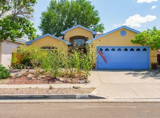 6304 Amberside Rd NW, Albuquerque, NM 87120