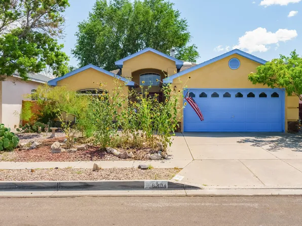 6304 Amberside Rd NW, Albuquerque, NM 87120