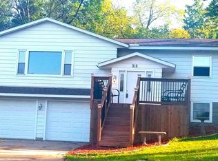 319 2nd St SW, Pine Island, MN 55963