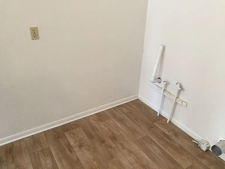 1011 SW Isham St — Photo 5