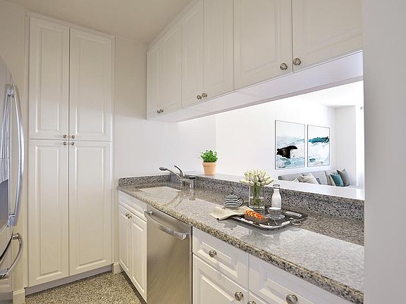 3rd image of 320 E 46th St APT 11B