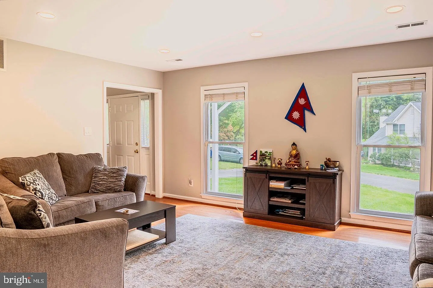 3 bed, 2.5 bath, 2664 sqft, $3,800 — Photo 4
