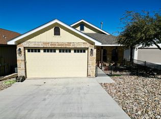 1053 Roanoke Ln, Kerrville, TX 78028