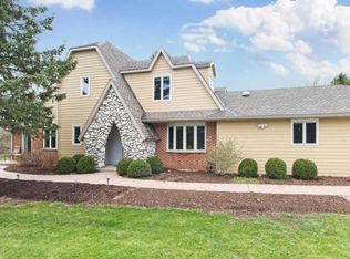 43030 N Hunt Club Rd, Antioch, IL 60002