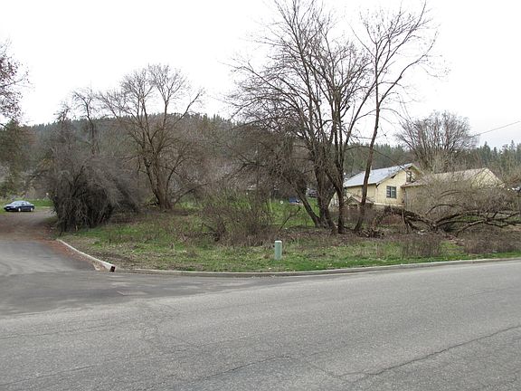 3rd image of 2XX W 8th Ave