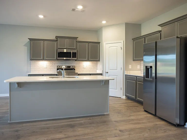 5740 Cloverwood Dr — Photo 3