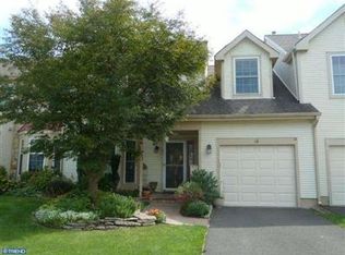 14 Magnolia Dr, Newtown, PA 18940