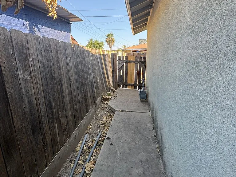 1543 N Willis St — Photo 28