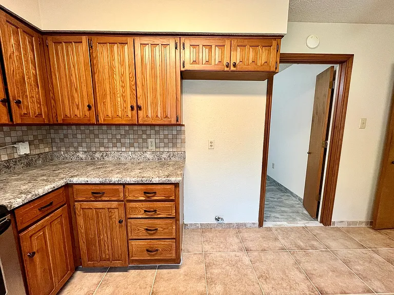 3904 Woodbury Ct — Photo 9