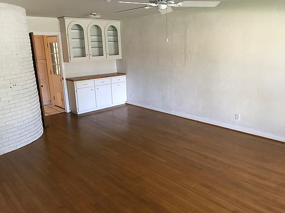 Dining area in Den