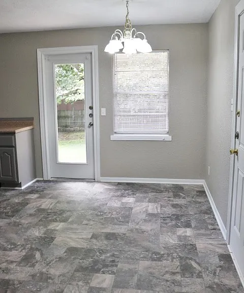 914 Chalk St — Photo 5