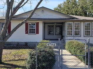 4704 9th St, Bacliff, TX 77518