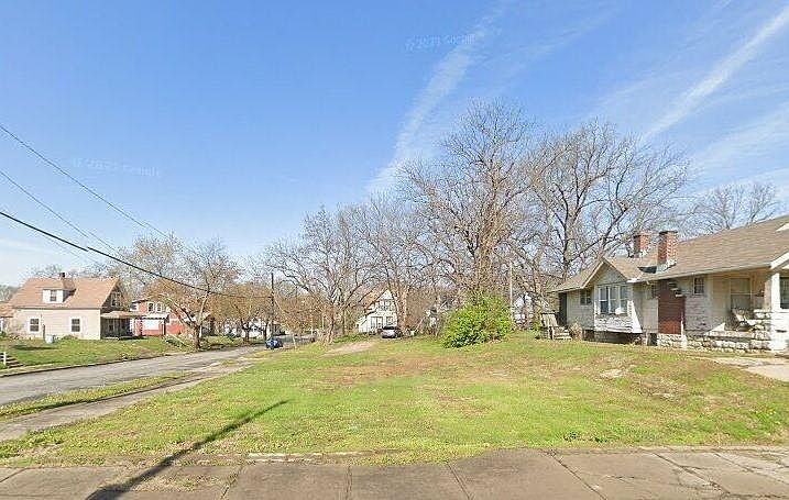 1st image of 2544 Jackson Ave